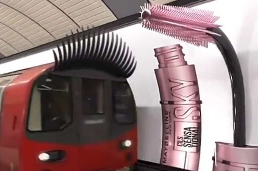 地下鉄やバスの巨大なマスカラブラシとまつげがロンドンで話題沸騰